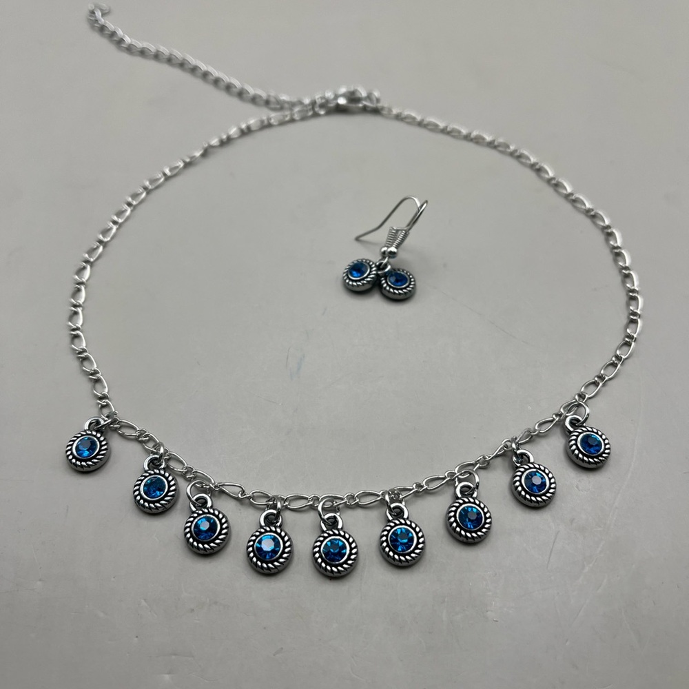 Chic Silver Necklace with Blue Accents